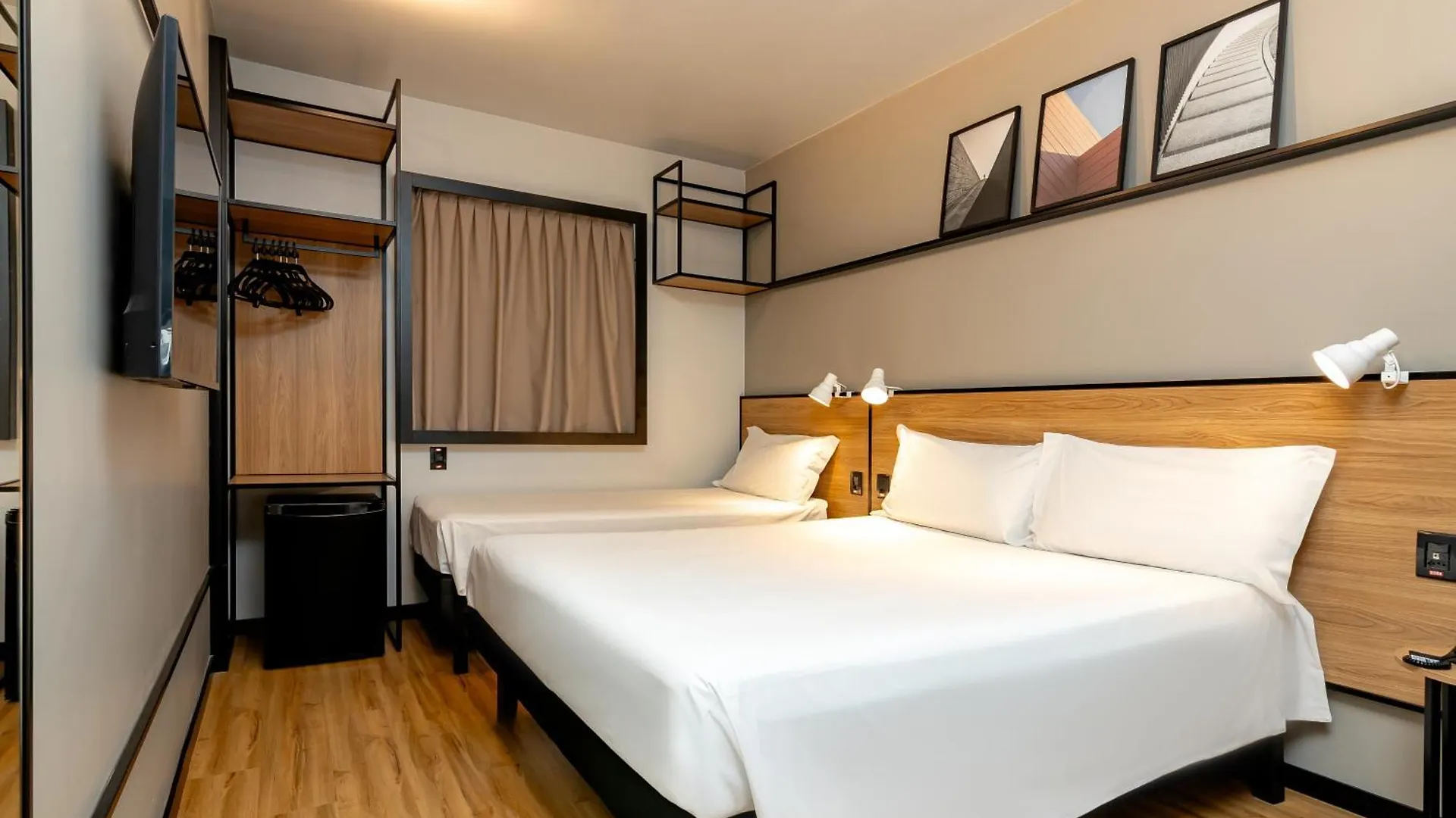 Ibis Porto Alegre Aeroporto Hotel 3*,